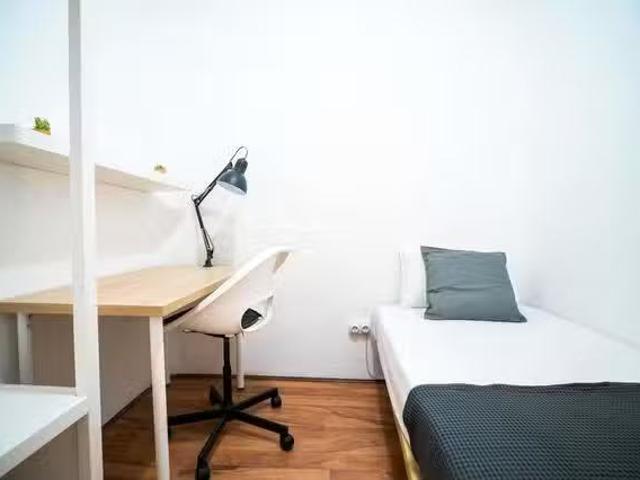 ¡Oferta! Habitación en Calle de los Caños del Peral