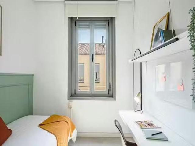 ¡Renta! Habitación en Calle de San Lorenzo, Centro
