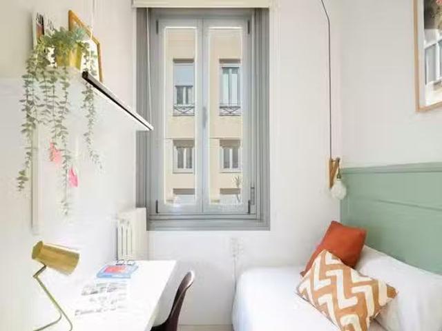 ¡En alquiler! Habitación en Calle de San Lorenzo, Centro