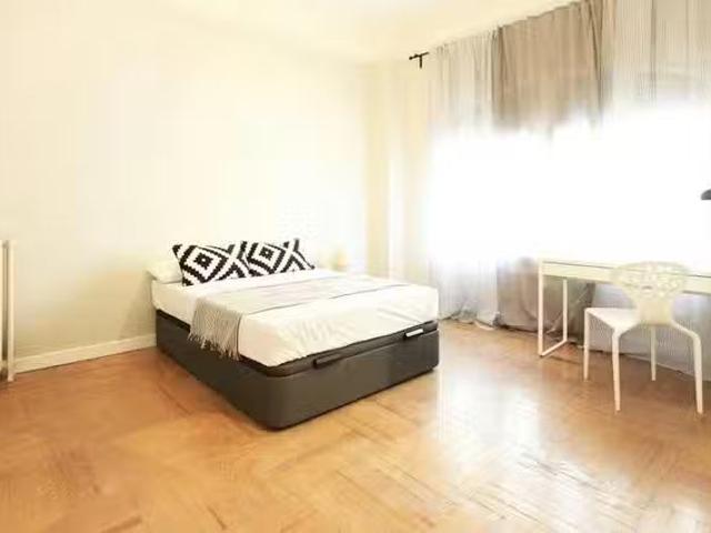 Acogedor Habitación en Calle de Sagasta, Chamberí