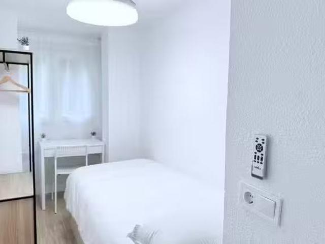 ¡Recién llegado! Habitación en Calle del Puerto del Bruch