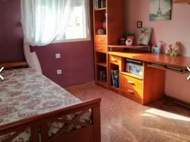Bonito Habitación en Calle Estrella Polar, Barriada Pino Montano