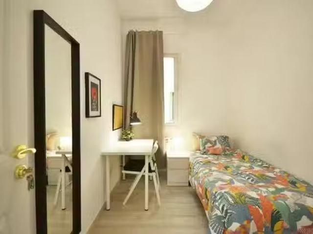Bonito Habitación en Calle Hilarión Eslava, Gaztambide