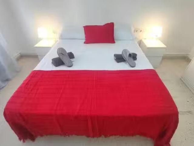 Bonito Habitación en Calle Periodista Luis de Vicente, Campo V.