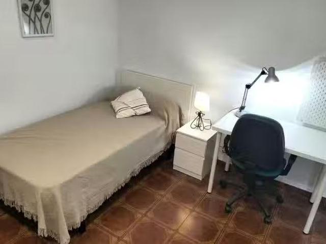 Bonito Habitación en Calle Santos Justo y Pastor, Ayora