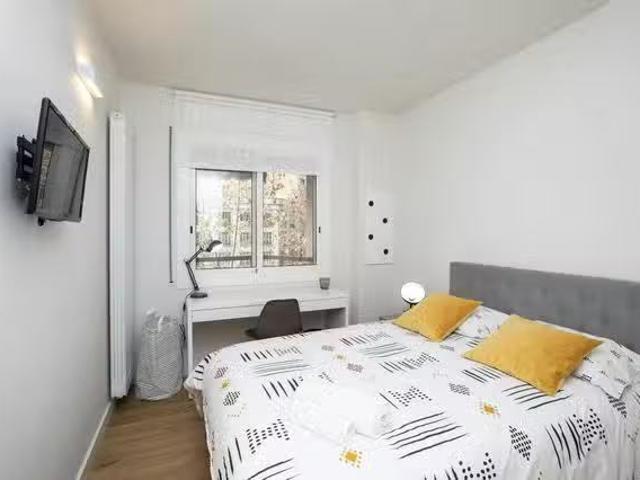 Bonito Habitación en Carrer de Los Castillejos, Sagrada Familia