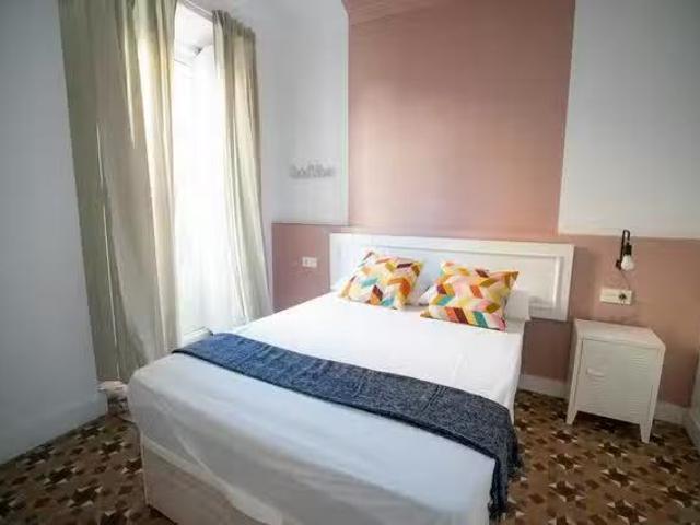 ¡Recién llegado! Habitación en Carrer de l'Almudí, La Seu