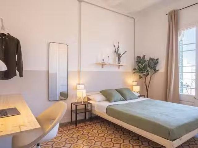 ¡Recién llegado! Habitación en Carrer de Pons i Gallarza, 3