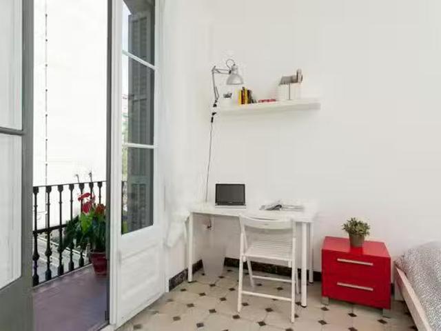¡Recién llegado! Habitación en Carrer de València, La Nova Esq.