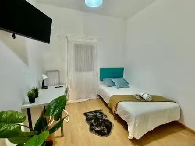 ¡Renta! Habitación en Carrer del Comte d'Urgell, l'Antiga Esqu.