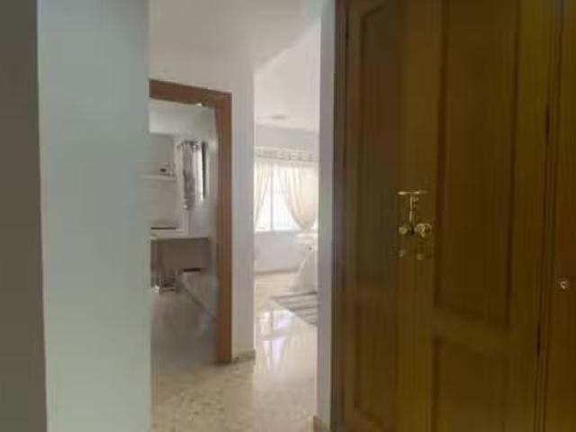 Bonito Habitación en Carrer del Periodista José Ombuen