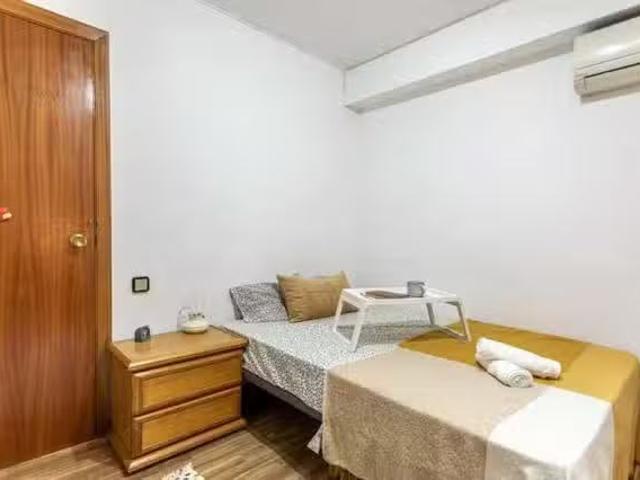 Barato Habitación en Carrer del Poeta Más i Ros