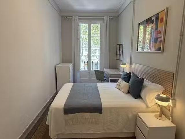 ¡Renta! Habitación en Gran Via de les Corts Catalanes, 480