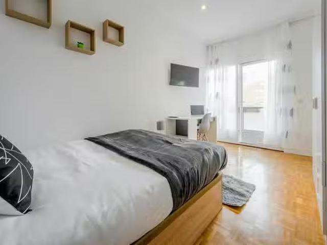 ¡En alquiler! Habitación en Paseo de la Castellana, Almenara