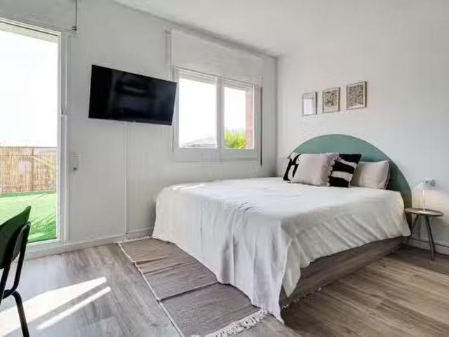 ¡Recién llegado! Habitación en Passeig de Valldaura