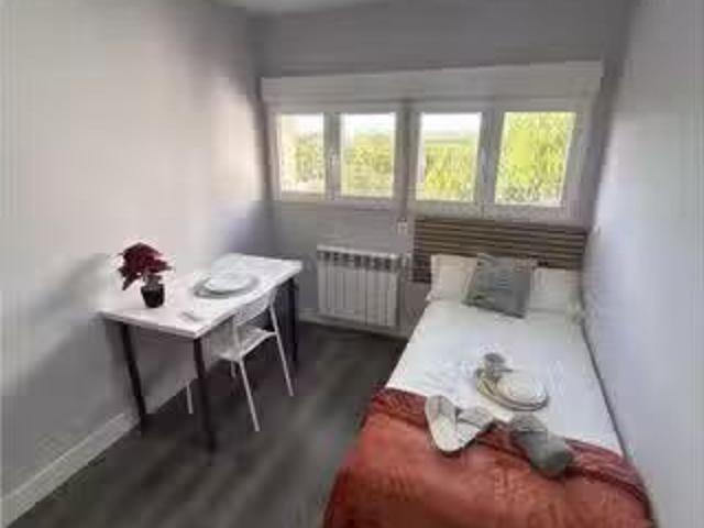 Nuevo Habitación en piso compartido de 5 habitaciones en Valve.