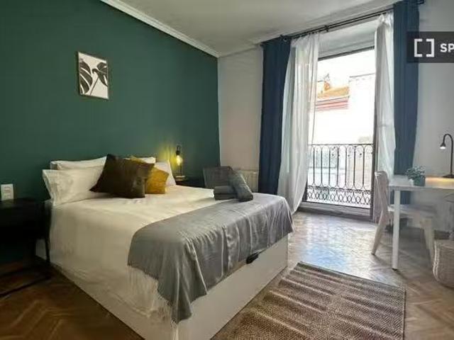 Bonito Habitación en piso compartido en alquiler en Sol, Madrid