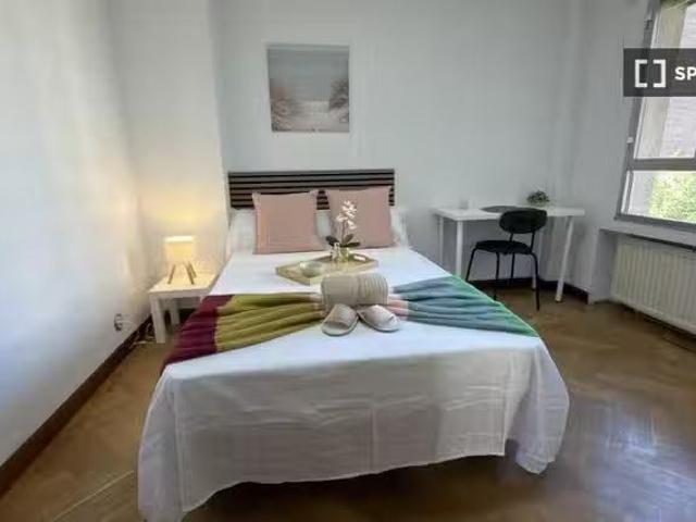 Bonito Habitación en piso compartido en alquiler en Pilar, Mad.
