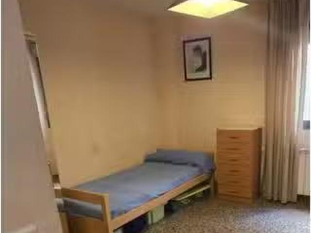 Encantador Habitación en piso compartido en alquiler en Zaragoza
