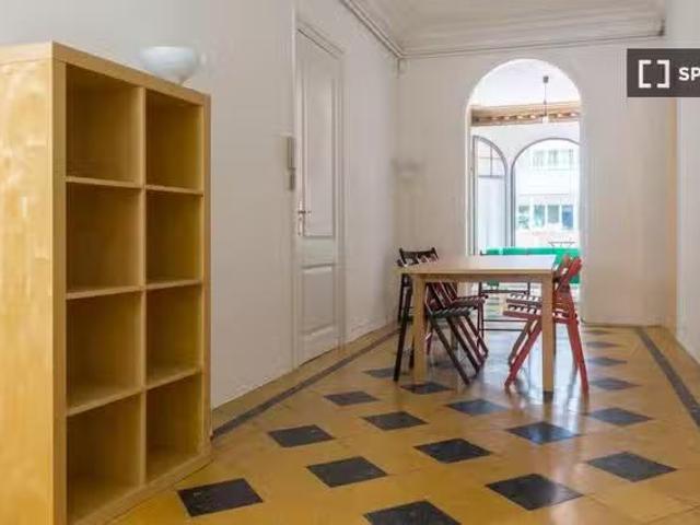 Bonito Habitación en piso compartido en barcelona