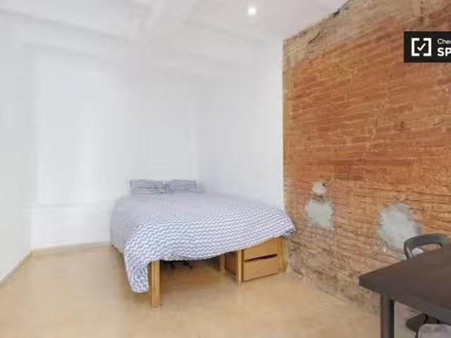 Único Habitación en piso compartido, El Raval, Barcelona