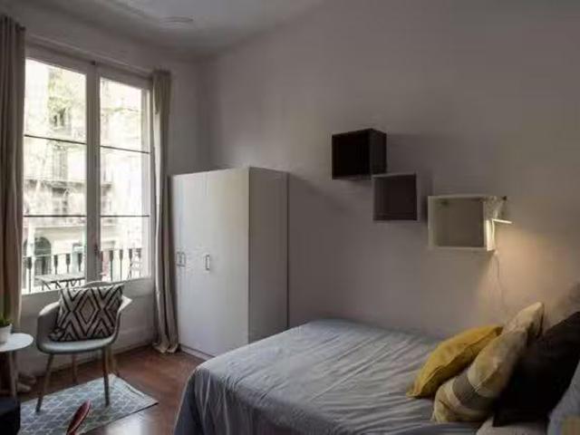 Encantador Habitación en Ronda de Sant Pere, Dreta de l'Eixample