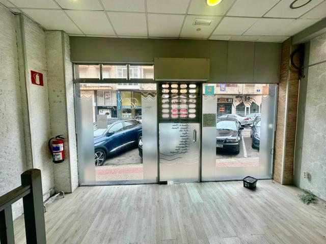Bonito local en alquiler Maliaño centro