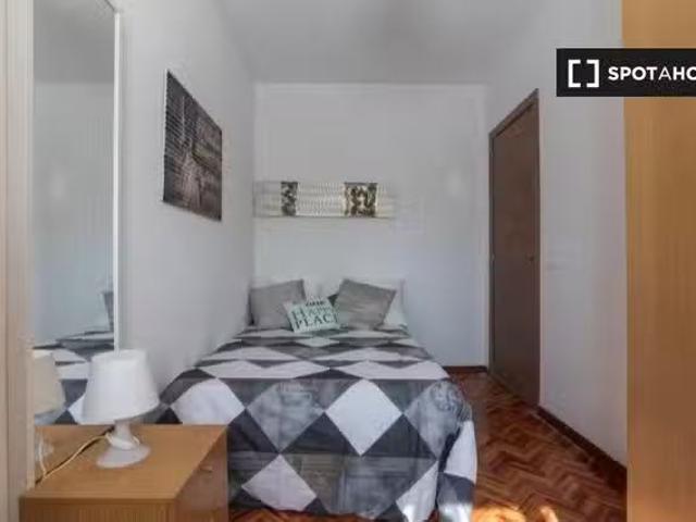 Encantador Se alquila habitación en Alcalá de Henares, Madrid