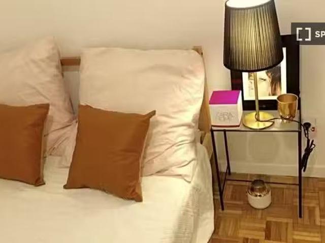 ¡Recién llegado! Se alquila habitación en apartamento de 3 dor.