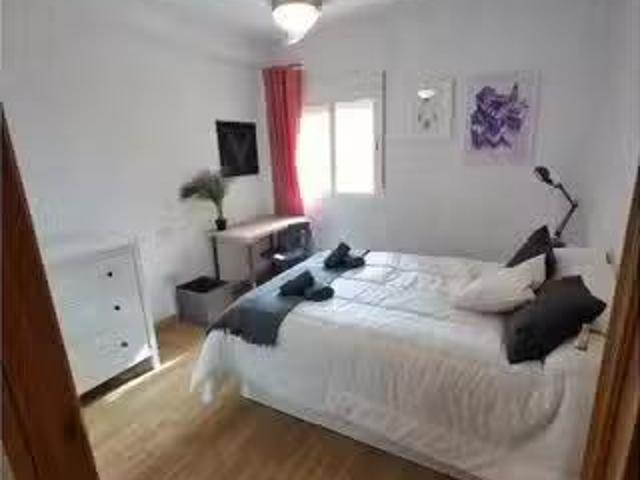 ¡Oferta! Se alquila habitación en piso compartido de 4 habitac.
