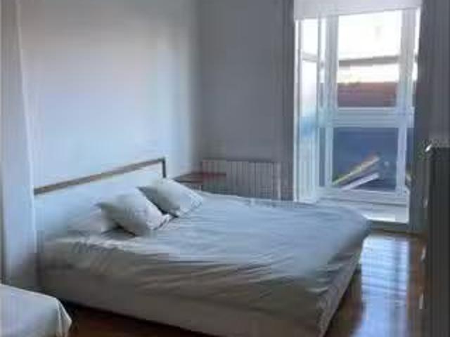 ¡Recién llegado! Se alquila habitación en piso de 5 habitacion.
