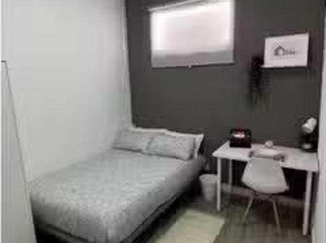 Nuevo Se alquila habitación en piso de 6 habitaciones en Malas.