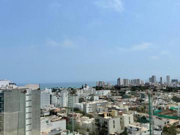 Bonito penthouse con vista al mar