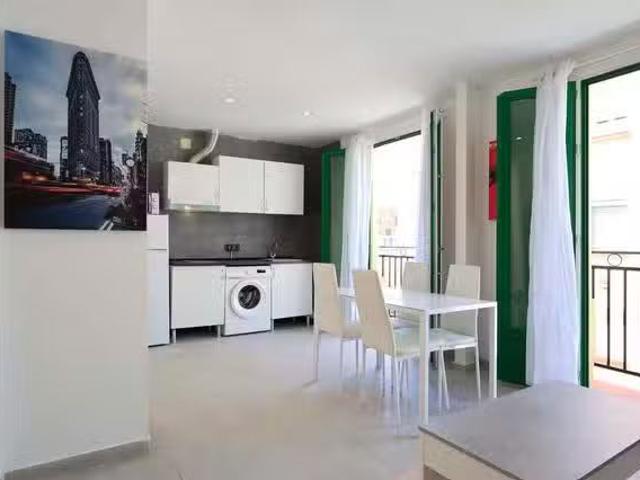 ¡Renta! Piso de 1 habitación en Calle de Guadarrama