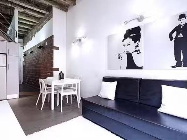 ¡Recién llegado! Piso de 1 habitación en Carrer del Portal Nou