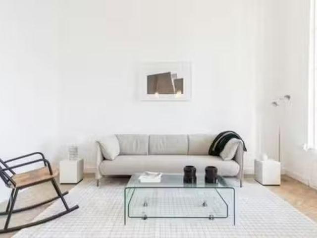 ¡Renta! Piso de 1 habitación en Gran Via de les Corts Catalane.