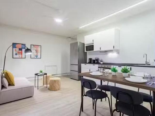 ¡En alquiler! Piso de 1 habitación en Plaza de la Condesa de G.