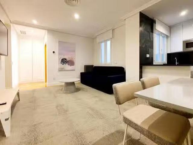¡Renta! Piso de 1 habitación en Plaza del Ángel, Centro