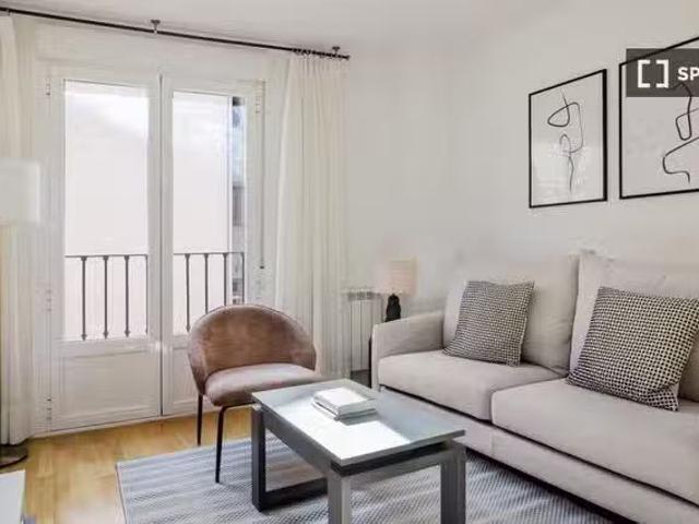 Acogedor Piso de 2 habitaciones en alquiler en Embajadores, Ma.