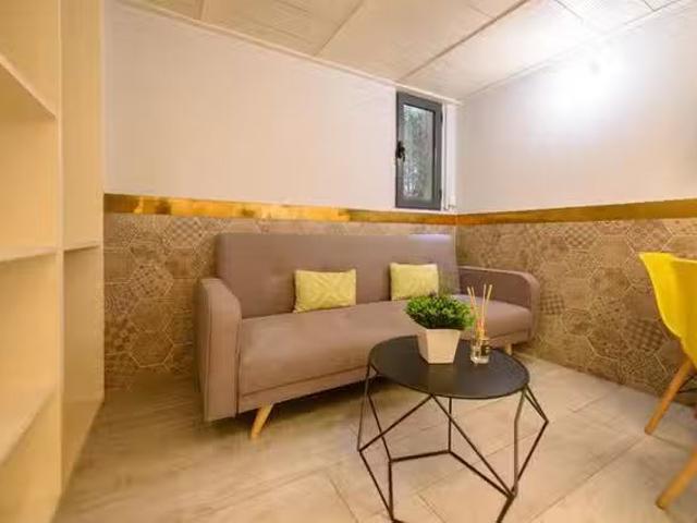 ¡Recién llegado! Piso de 2 habitaciones en Madrid