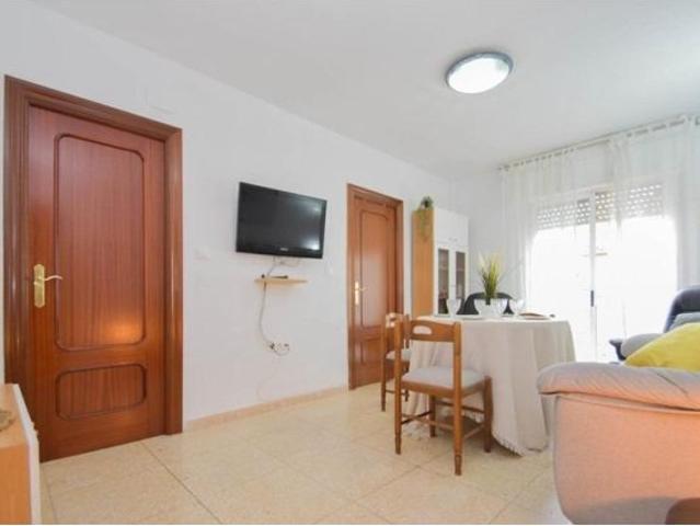BONITO PISO DISPONIBLE EN GRANADA!