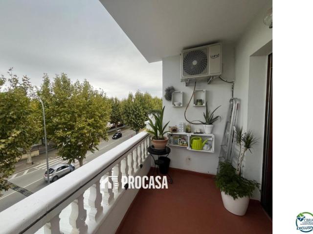 Bonito piso en venta en la zona comercial de Empuriabrava 84m² Empuriabrava