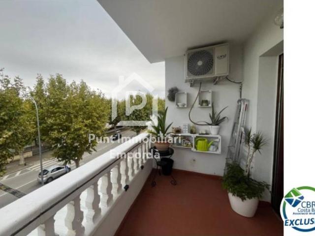 Bonito piso en venta en la zona comercial de Empuriabrava