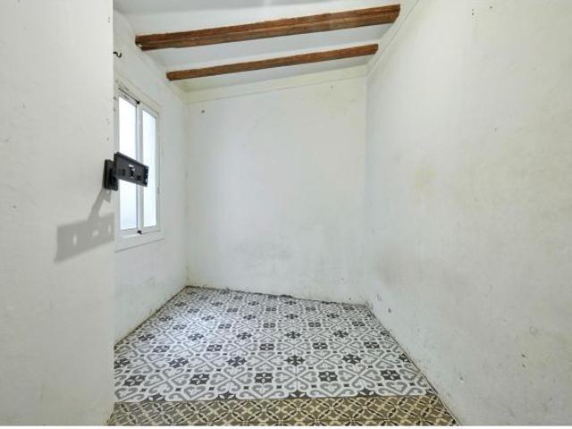 Bonito piso para reformar en el Born