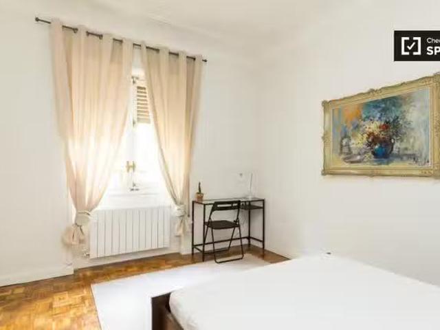 ¡En alquiler! Vivir en un apartamento de 7 dormitorios en Argü.