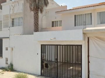 BONITA CASA UBICADA EN CERRITO COLORADO QUERETARO