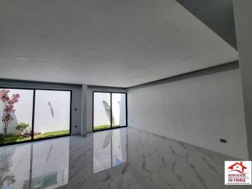 Bonita casa a estrenar en Fracc. La Antigua Cementera