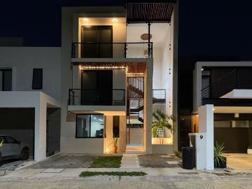 ?BONITA CASA AMUEBLADA EN RENTA EN RESIDENCIAL AQUA!