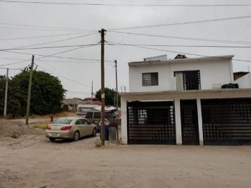 BONITA CASA CON AMPLIO TERRENO EN VENTA EN EJIDO FRANCISCO VILLA!