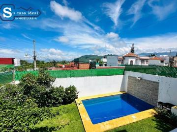 BONITA CASA CON ALBERCA, DENTRO DE FRACCIONAMIENTO EN OAXTEPEC